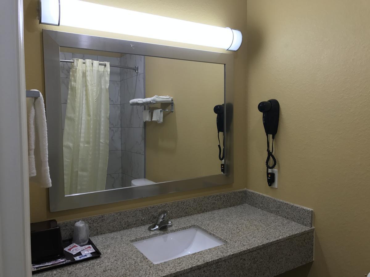 Deluxe Inn & Suites - Baytown Exterior foto